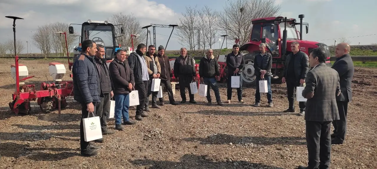 Salyanda “Kənd təsərrüfatı texnikalarının səmərəli istifadəsinin təşkili” mövzusunda sahə görüşü keçirilib