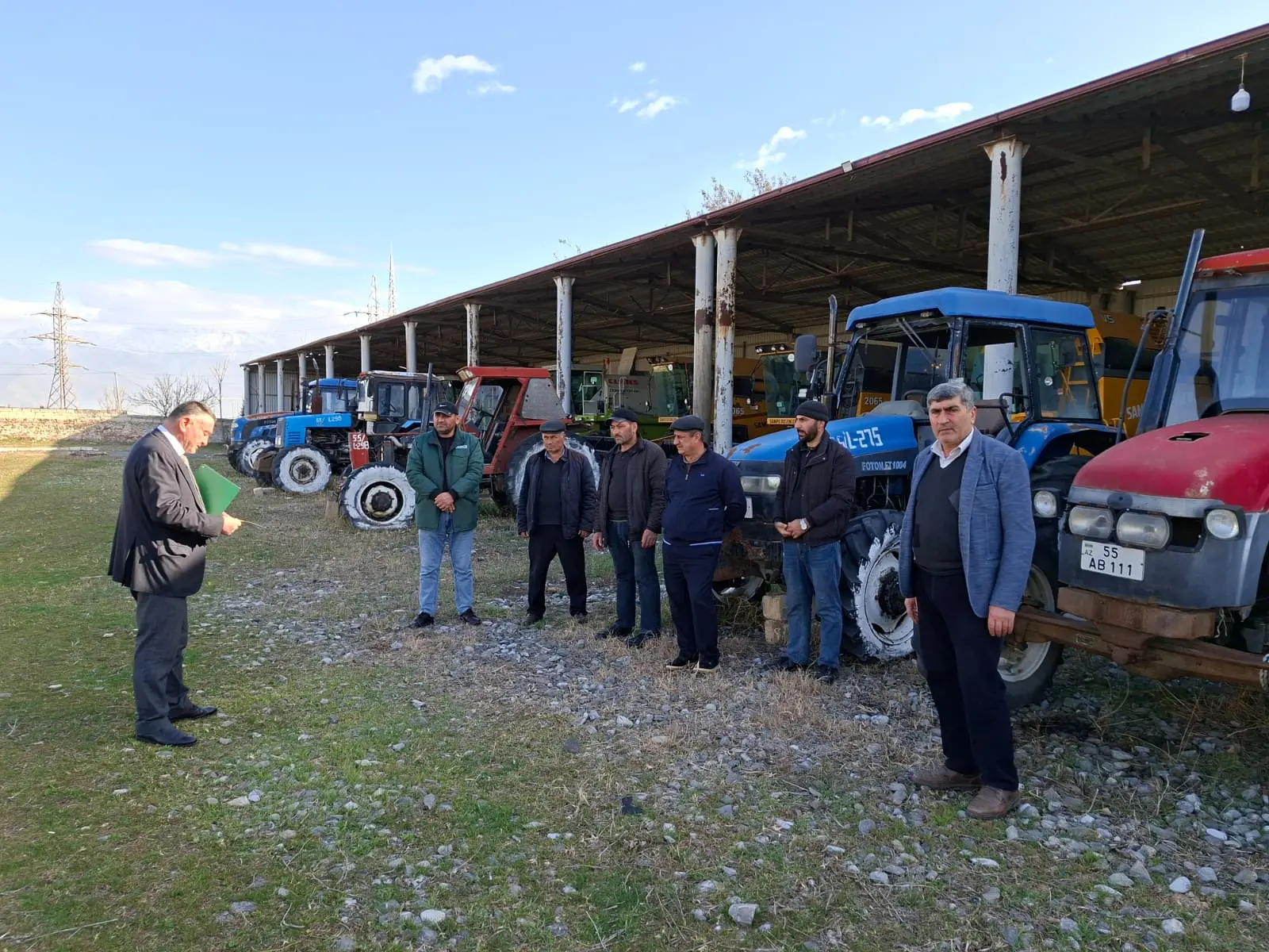 Kənd təsərrüfatı texnikalarının yazlıq əkinlərə hazırlığı üzrə maarifləndirici görüşlər keçirilib